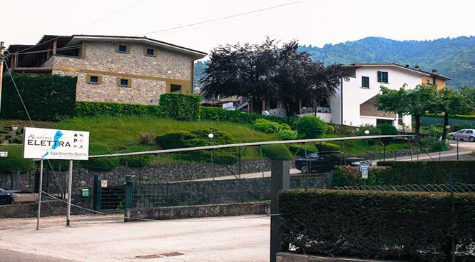 Residence Elettra Crone Bagian luar foto