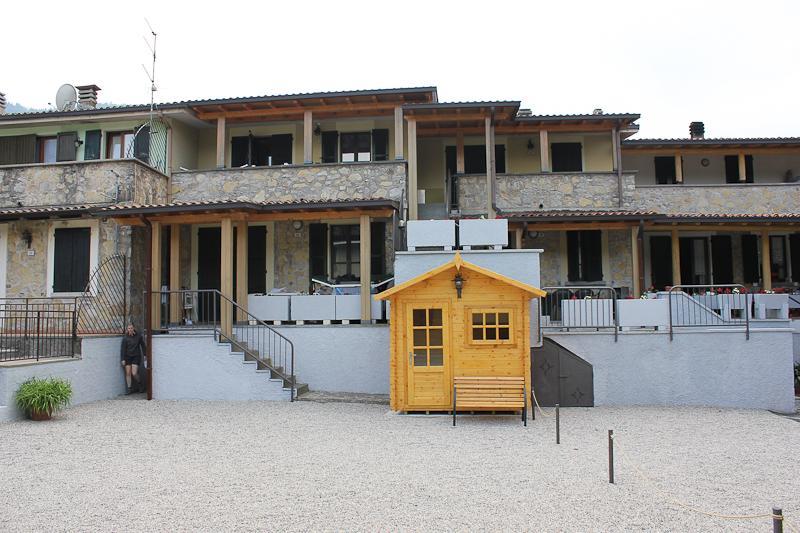 Residence Elettra Crone Bagian luar foto